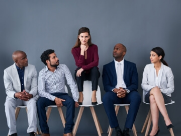 How to Answer Interview Questions Confidently: Examples, Tips