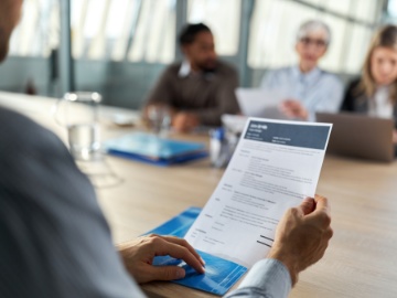 How to Find Keywords for a Resume: 4 Effective Tips