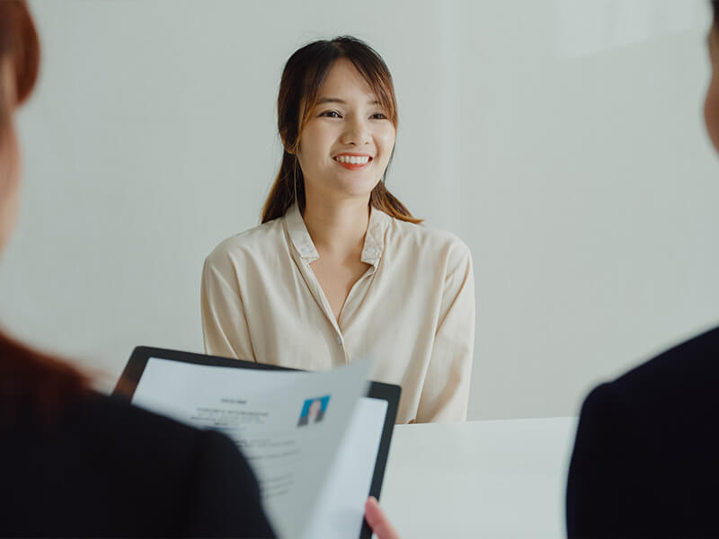How to Set Up a Resume in 2025: With Steps & Examples