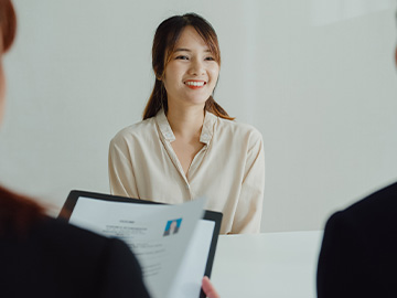 How to Set Up a Resume in 2025: With Steps & Examples
