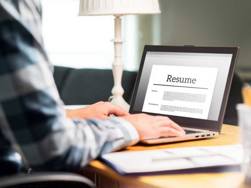 How to Write a Resume Objective (With Examples)