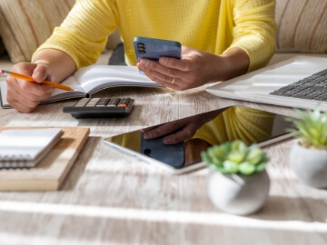 What is Gross Monthly Income? With Calculation and Examples